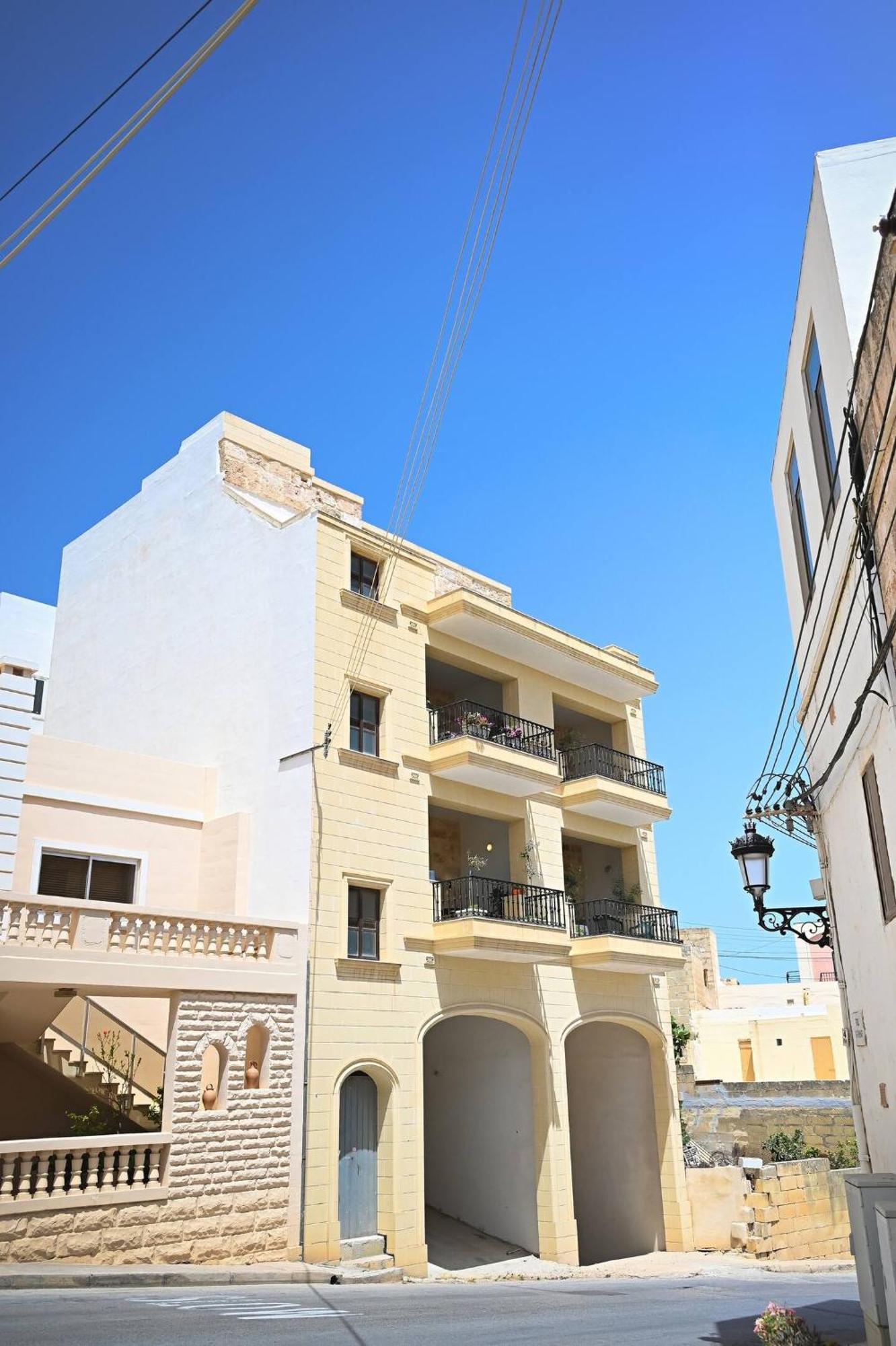 Fl 2 Ta'Lonza Luxury With Hot Tub By Homely Mellieħa Exterior foto